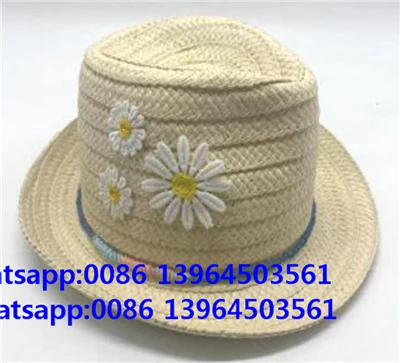 گلدوزی گل سفید کاغذ پهن بافته دختر کودک