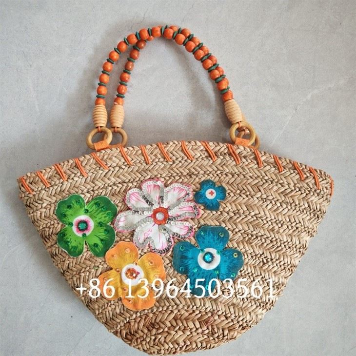 کیف های دستی نی زن با گلدوزی