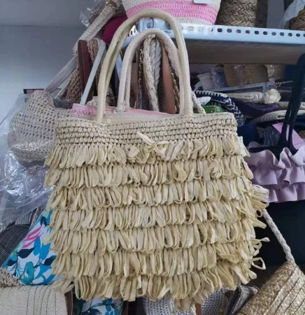 کیسه های نی نی که دستباف بافته شده است