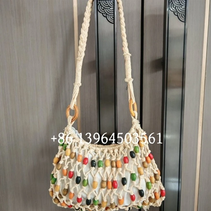 کیف های ساحلی زن بافته شده