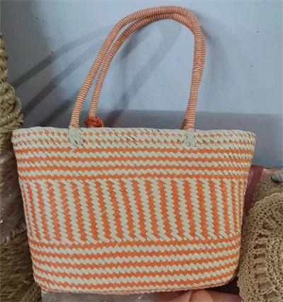 کیف بزرگ کاغذی نارنجی و بیج