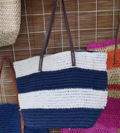 کیف بزرگ زنانه نواری بیج و مشکی
