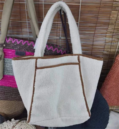 کیف زنانه پشمی بره
